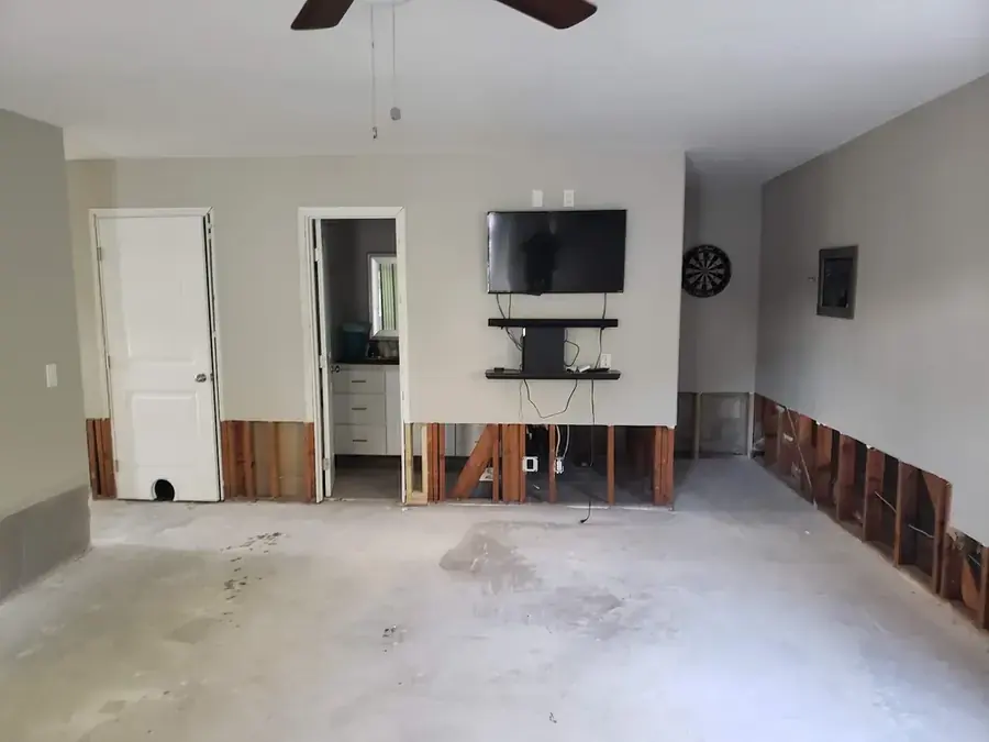 Containment set before drying a room in a Peoria, AZ home